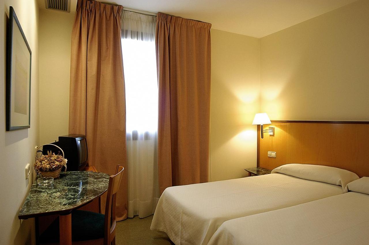 Hostal Meson Pepa Логроньо Экстерьер фото